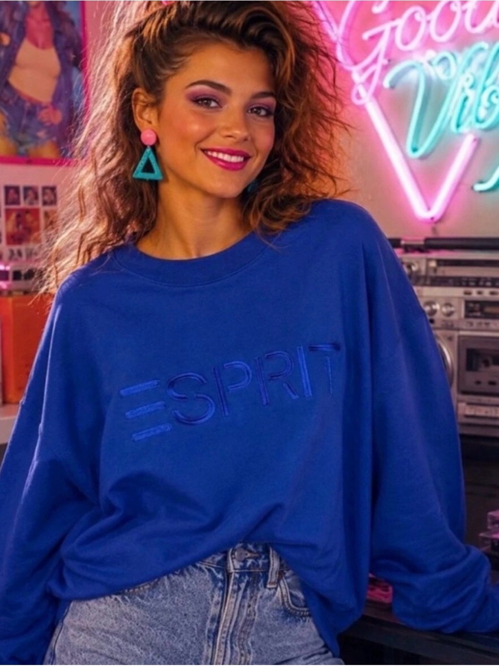 Esprit Women's Royal Blue Crewneck Sweatshirt with Embossed Logo
#tiktokviral